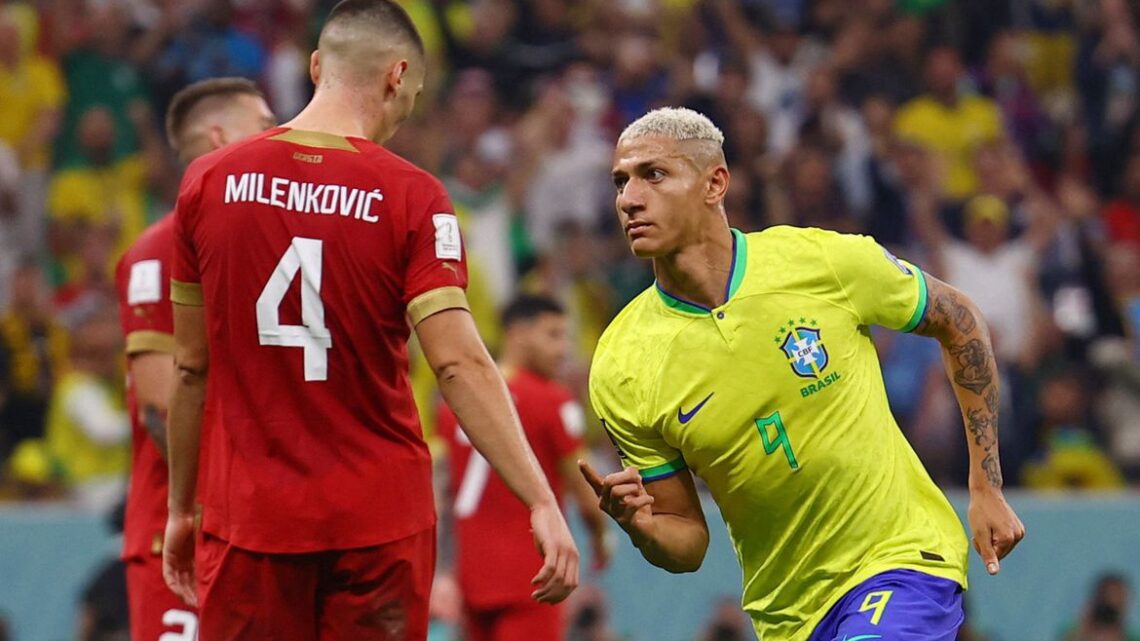 Richarlison decide e Brasil inicia Copa com vitória sobre a Sérvia