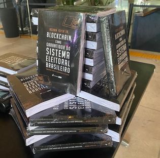 Livro aborda vantagens da Blockchain para a saúde da democracia brasileira