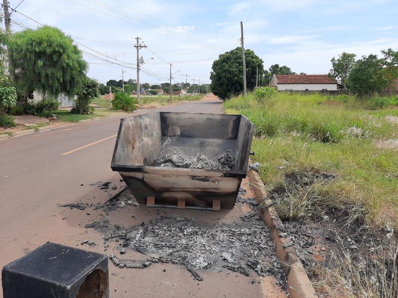 CRIME – Caçambas são incendiadas e compromete andamento do Mutirão da Limpeza nos bairros de Três Lagoas