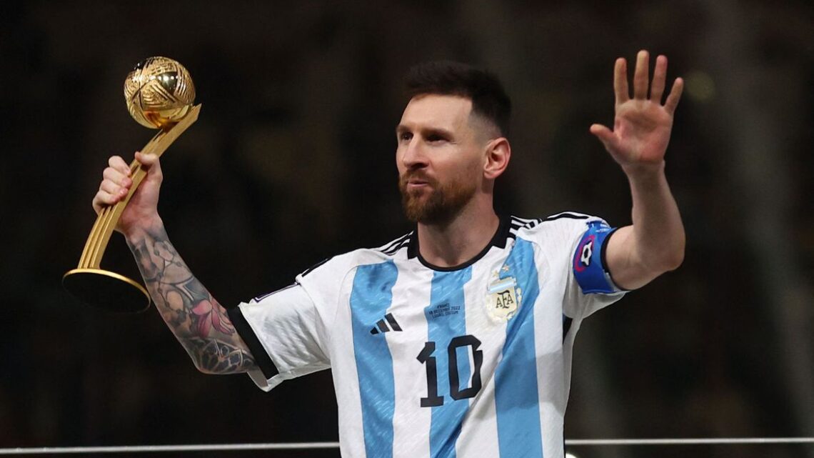 Messi é convidado a eternizar os pés na calçada da fama do Maracanã