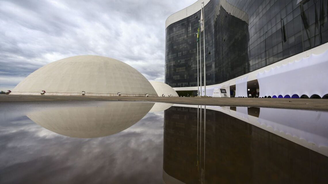 TSE marca julgamento de recurso de Bolsonaro contra inelegibilidade