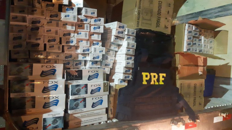 Em Itiquira, PRF apreende quase 20 mil maços de cigarros contrabandeados