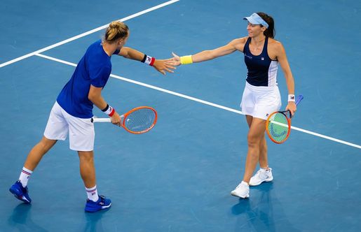 Luisa Stefani e Rafael Matos arrasam na estreia de duplas mistas no Australian Open