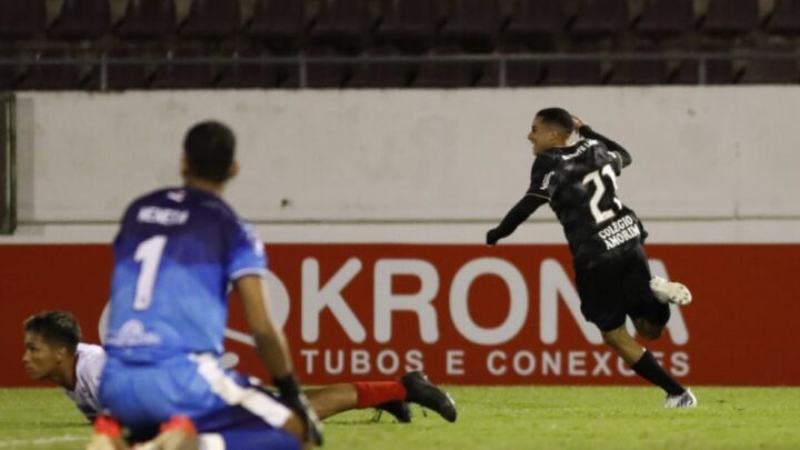 Copinha: Corinthians arranca vitória para permanecer 100%