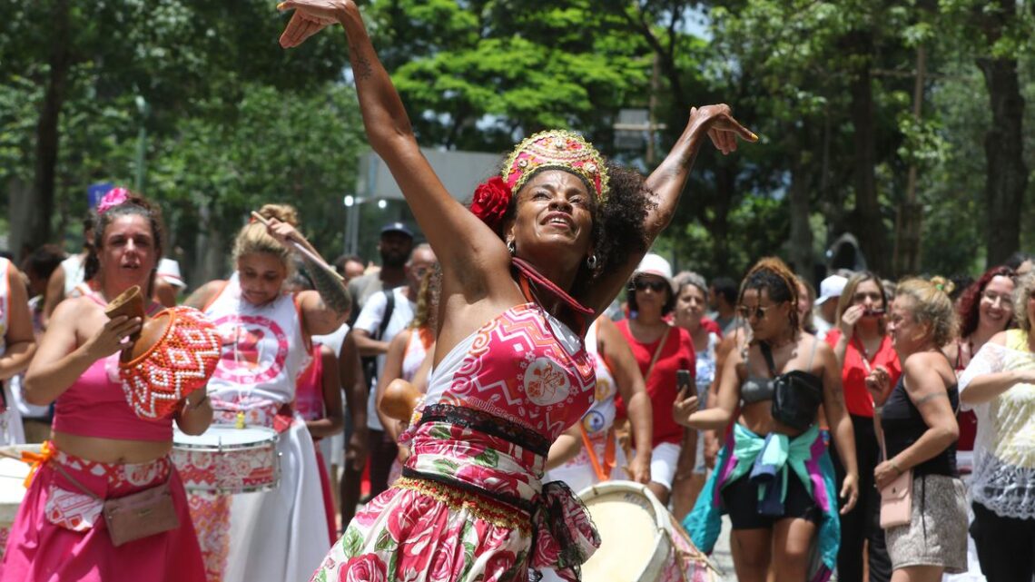 Dia de Combate à Intolerância Religiosa é marcado por procissão no Rio