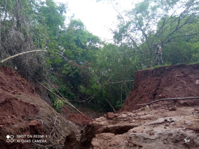 PMA de Aparecida do Taboado autua paulista em R$ 20 mil por realizar barramento em área protegida de matas ciliares causando voçoroca e assoreamento de córrego