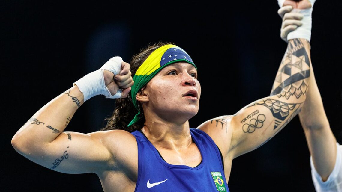 Bia Ferreira e Keno Marley são campeões do torneio de boxe de Strandja