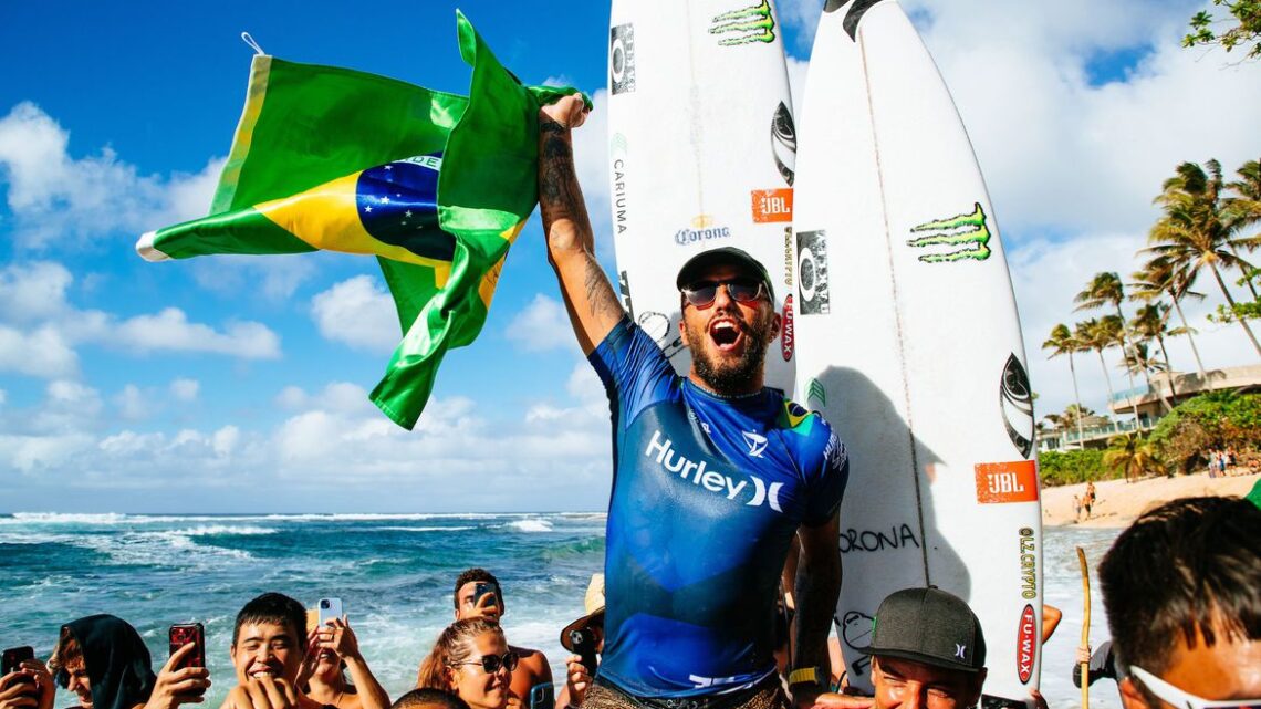 Filipinho vence etapa de Sunset Beach do circuito mundial de surfe