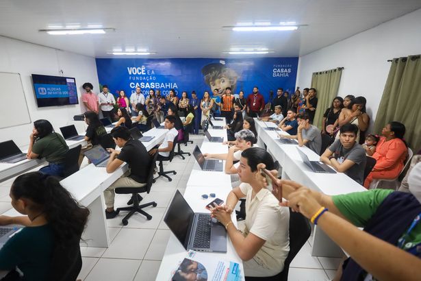 Fundação Casas Bahia renova parceria com Aldeias Infantis SOS para promover a formação profissional de jovens em Manaus