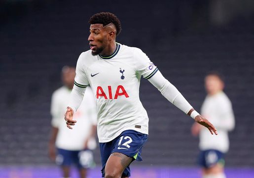 Emerson Royal, melhor jogador do mês no Tottenham, não participa de jogo contra Sheffield United, saiba como fica o lateral-direito nos próximos jogos