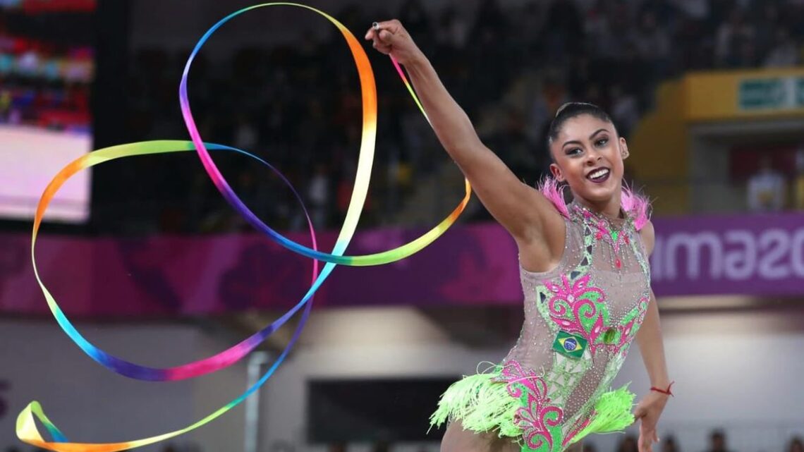 Bárbara Domingos leva ouro inédito em Grand Prix de ginástica rítmica