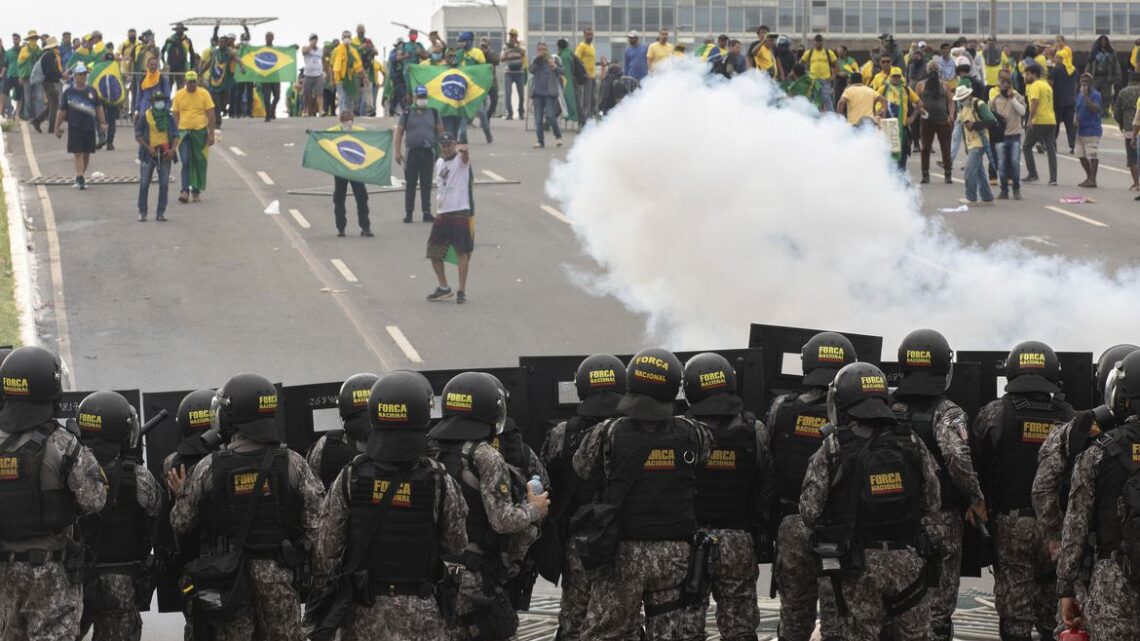 Alexandre de Moraes manda soltar 90 presos nos atos golpistas de 8 de janeiro