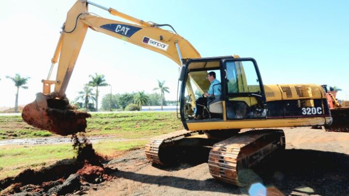 Segurança e mobilidade: governador lança pedra fundamental do novo contorno viário de Chapadão do Sul