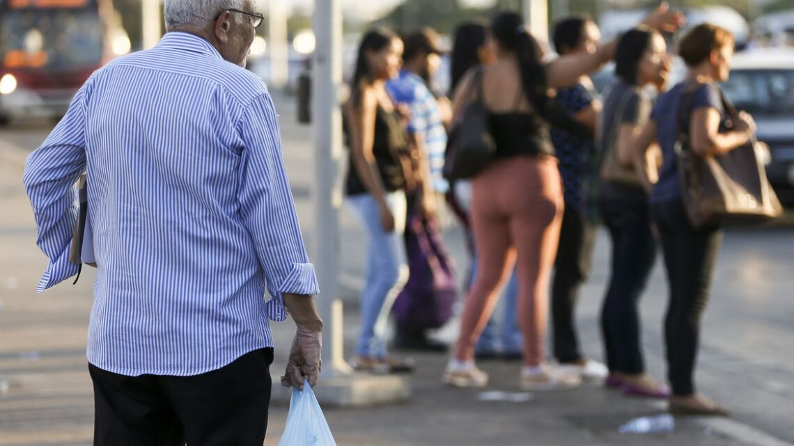 Into faz recomendações para prevenir queda de idosos