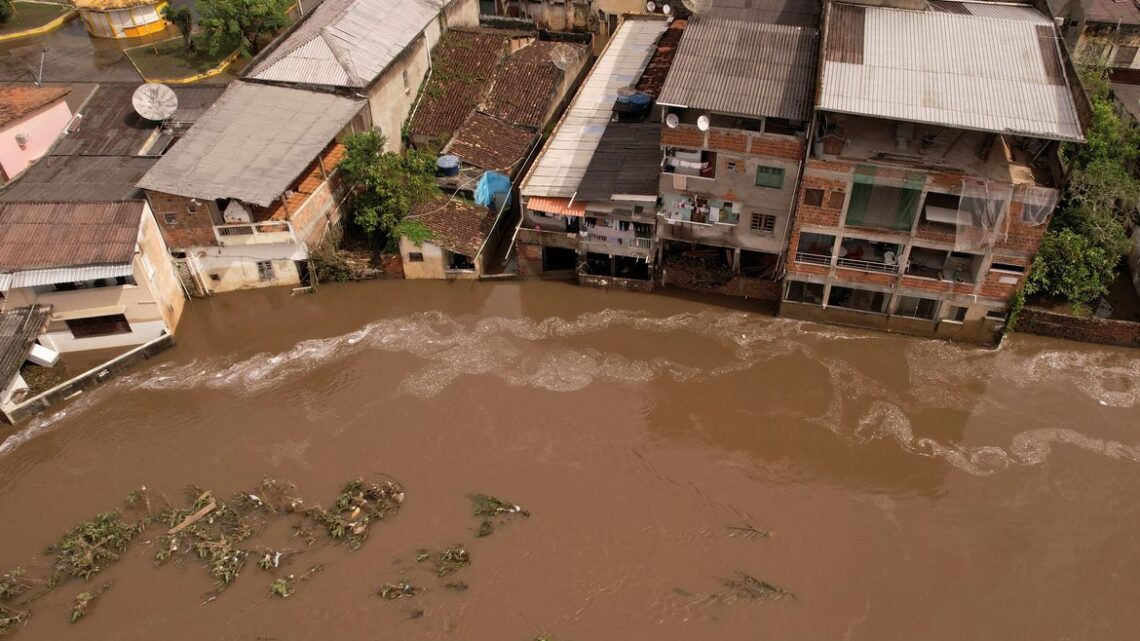 Chuvas no Nordeste deixam mais de 27 mil pessoas desalojadas 