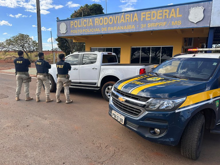 PRF recupera caminhonete em Paranaíba (MS)