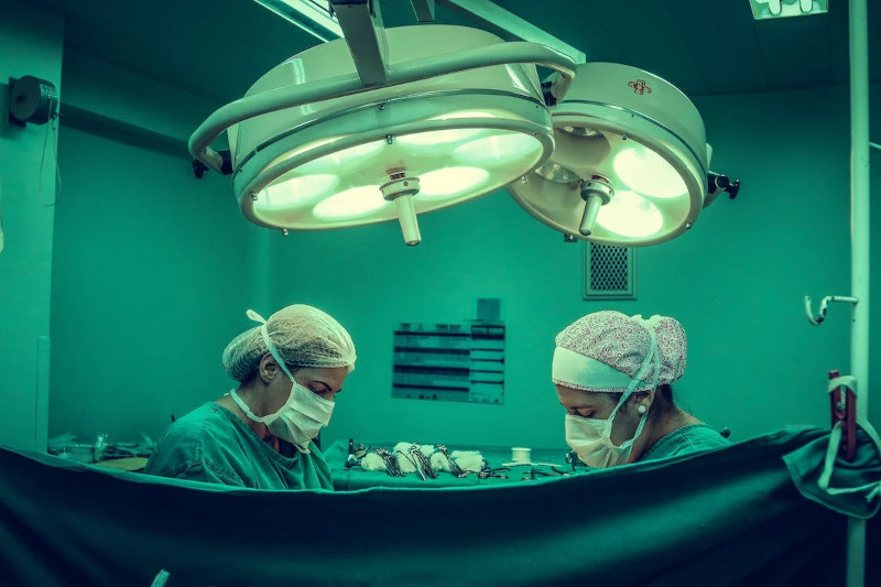 Aumento de cirurgias de quadril no Brasil demanda novas abordagens cirúrgicas