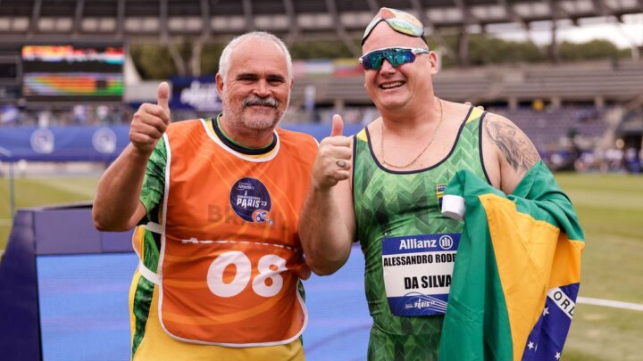 Alessandro Silva é tricampeão mundial paralímpico em Paris