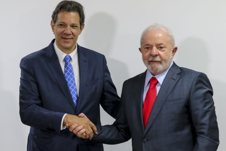 Pesquisa indica vitória de Lula ou Haddad em eventual segundo turno para 2026