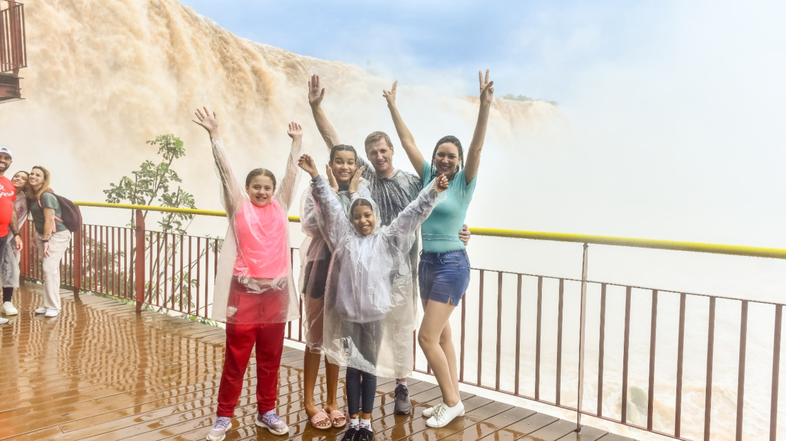 Cataratas do Iguaçu atinge vazão de 7 milhões de litros d’água por segundo