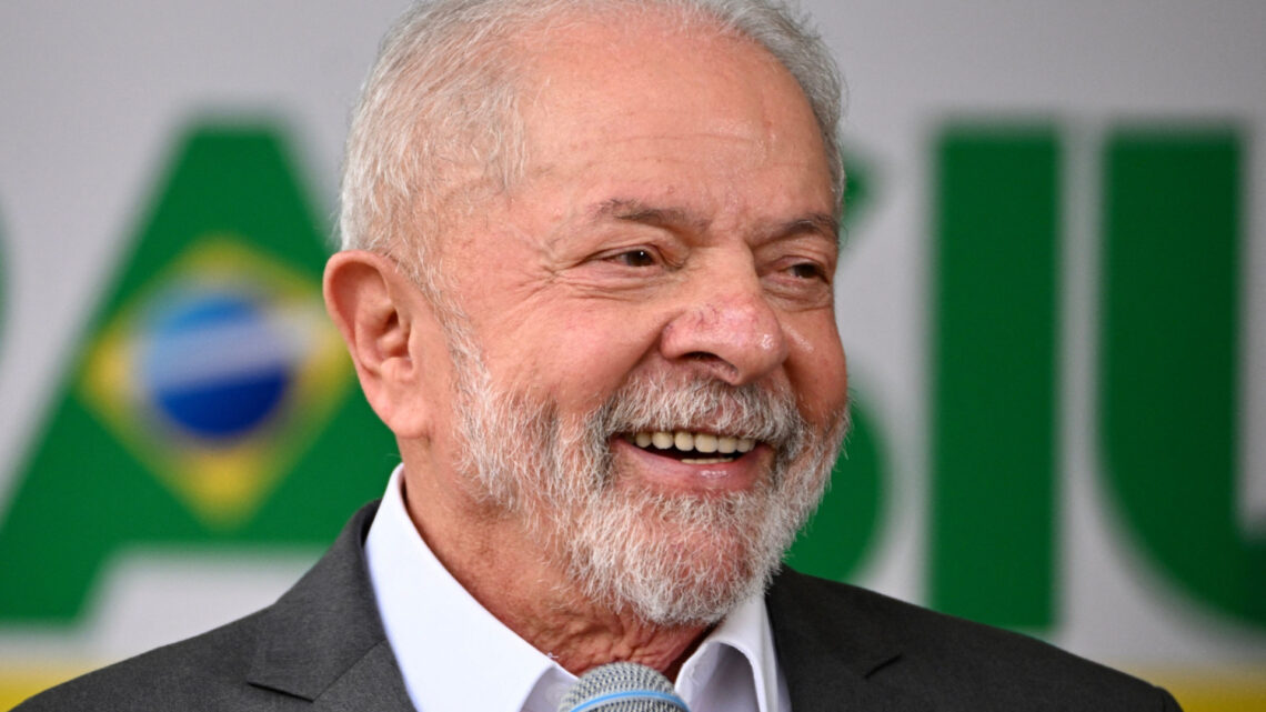 Presidente Lula faz infiltração no quadril em hospital de São Paulo