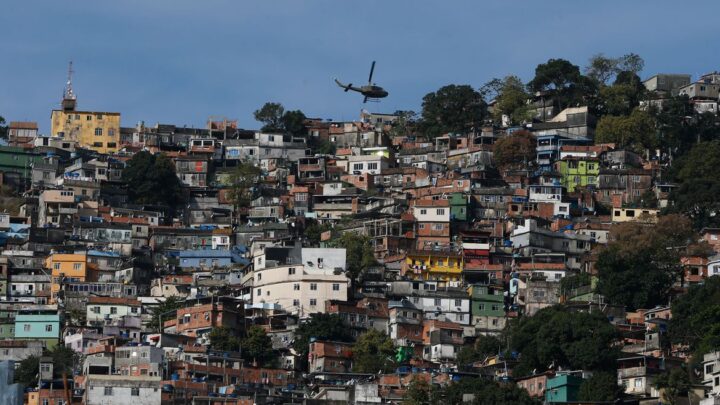 ONU julga prisões de brasileiros feitas por álbum de fotos da polícia
