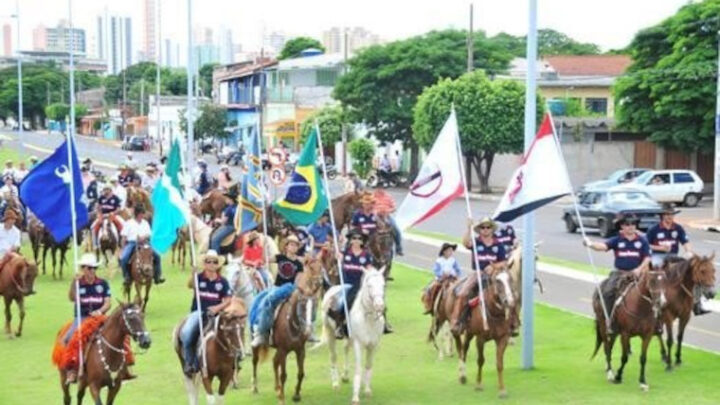 Cavalgada até a Prefeitura de Campo Grande – MS abre etapa nacional do CLC e Potro do Futuro