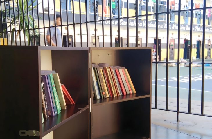 Biblioteca itinerante estimula leitura entre internos na Penitenciária Estadual de Dourados