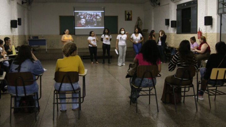 Cursos populares para concurso público podem despertar para política