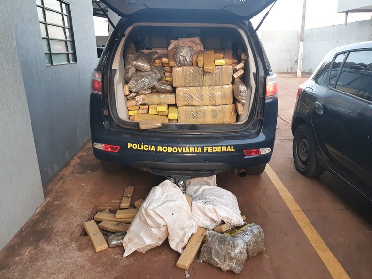 PRF apreende 300 Kg de maconha, skunk e haxixe em Nova Alvorada do Sul (MS)