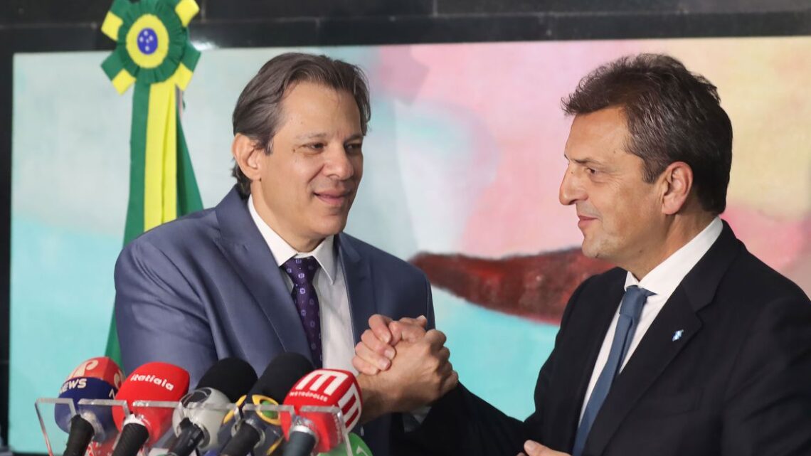 Brasil e Argentina negociam acordo de US$ 600 milhões para exportações