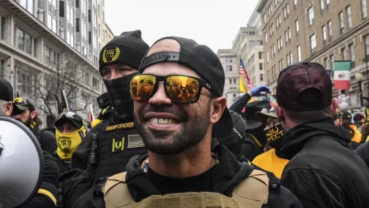 Ex-líder dos Proud Boys, Enrique Tarrio, é condenado em 22 anos de prisão por motim no Capitólio dos EUA em 6 de janeiro de 2021