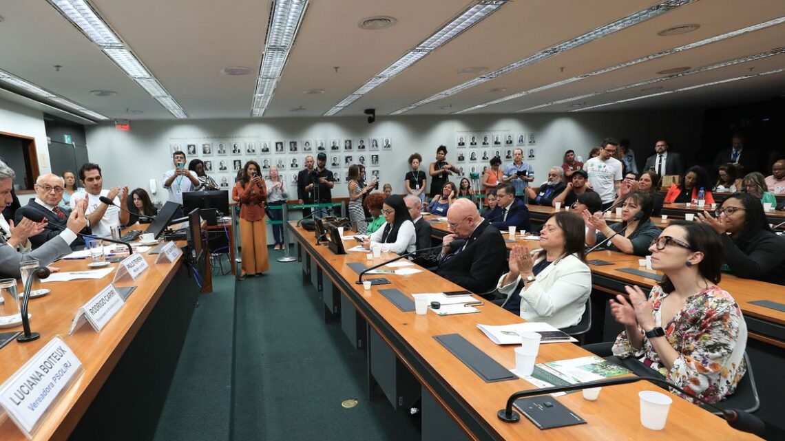 Em audiência na Câmara, políticos aprovam uso medicinal da maconha