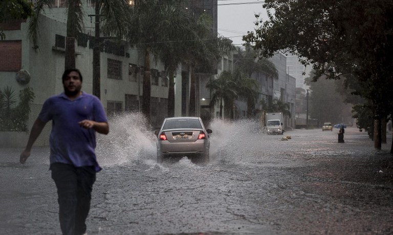 El Niño deve aumentar volume de chuvas nos próximos meses na região Sul