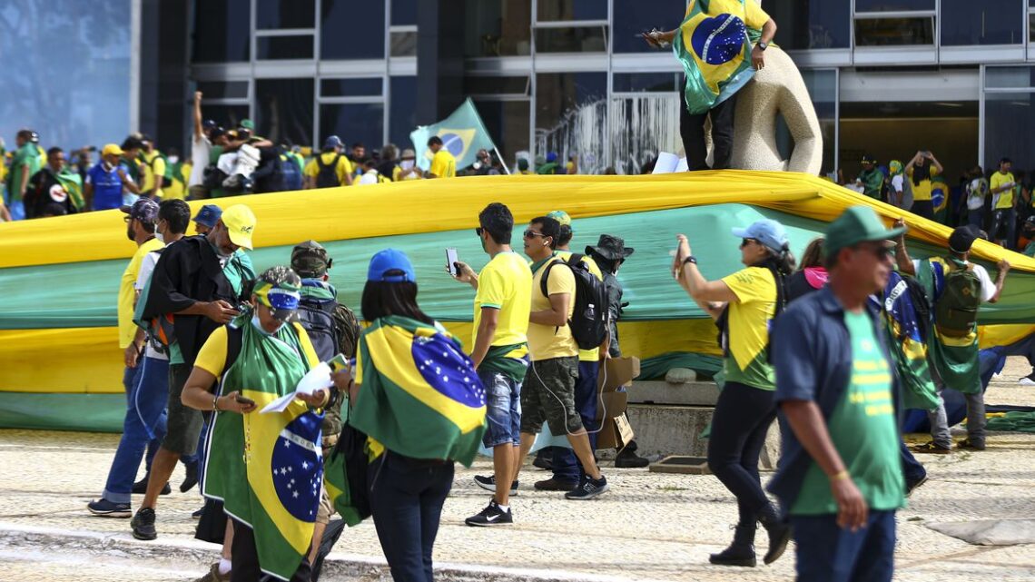 Vândalos estavam organizados para atos golpistas, diz policial militar