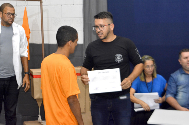 Reeducandos da Penitenciária de Segurança Máxima de Maceió (AL) concluem cursos profissionalizantes