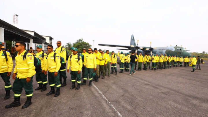 Amazonas recebe mais 94 brigadistas do Ibama para apoiar no combate às queimadas