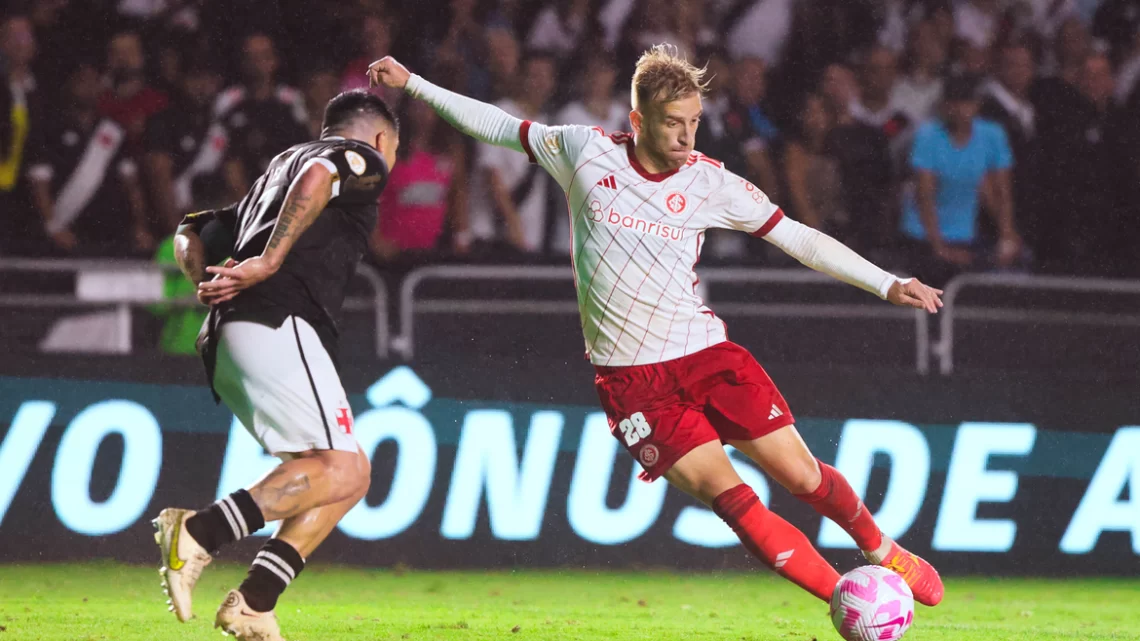 Internacional se impõe e complica Vasco no Brasileirão