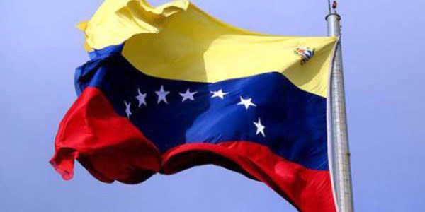 Venezuela expulsa diplomatas de países que contestam eleição