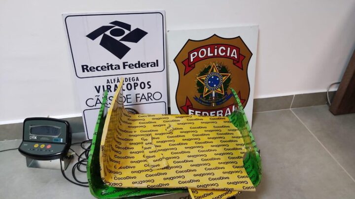 Polícia Federal e Receita Federal apreendem 18 kg de cocaína em bagagens de dois passageiros