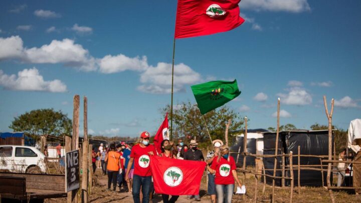 MST realiza, no Rio, marcha contra projeto que trata de agrotóxicos