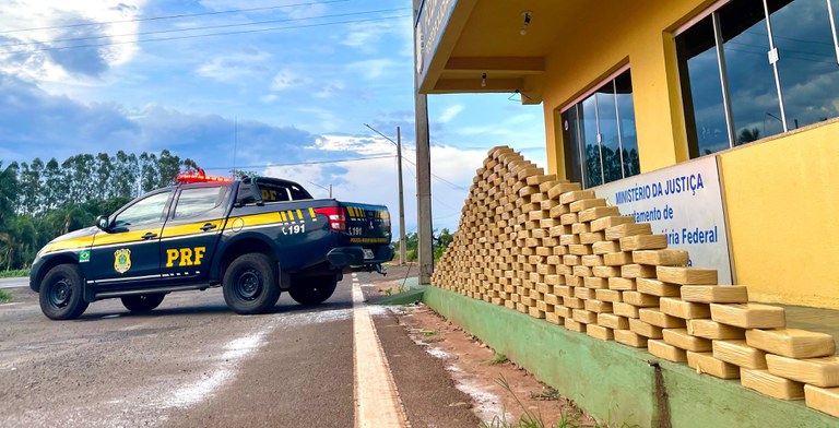 PRF apreende 465 Kg de cocaína em Paranaíba (MS)