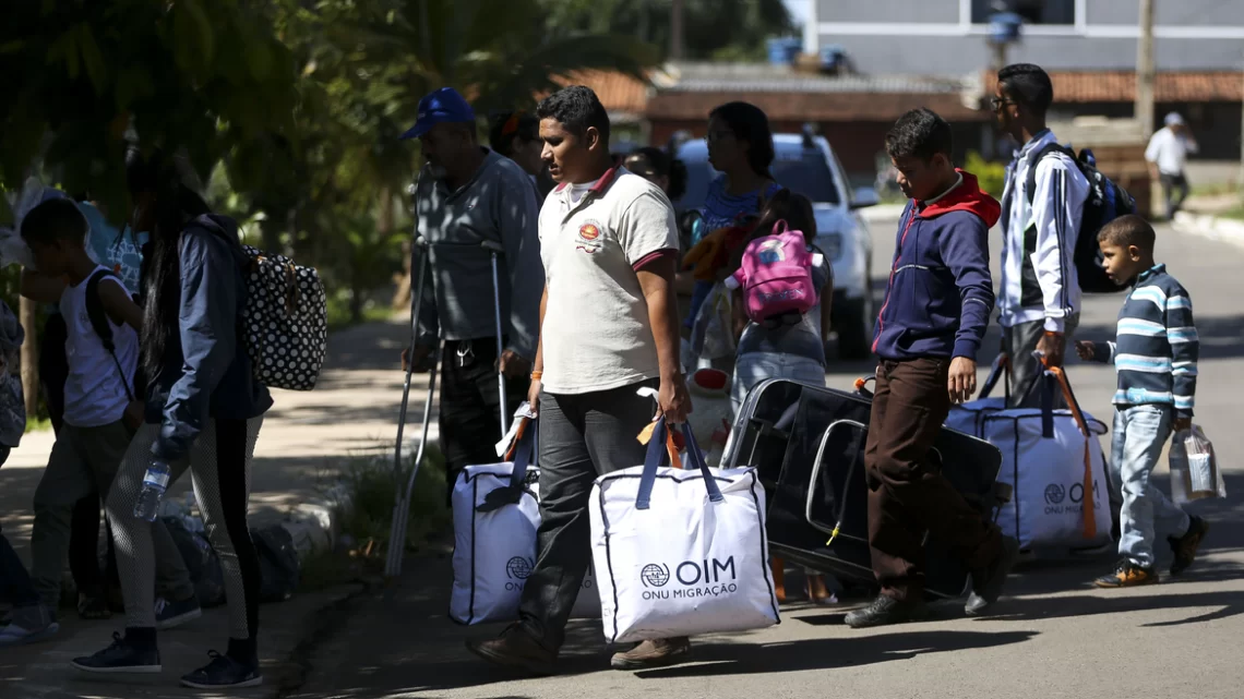 Governo cria rede para promover integração de migrantes no país