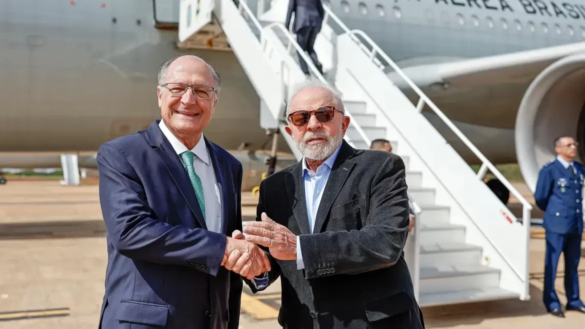 Lula embarca para COP 28 em Dubai e visita mais três países