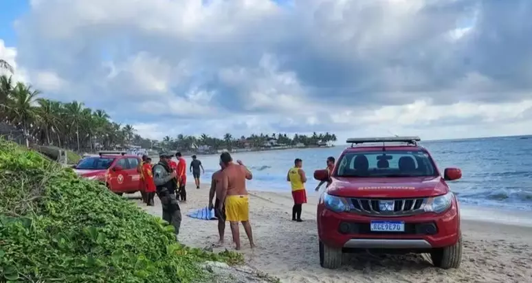 Mulher tenta salvar marido de correnteza e ambos morrem afogados em praia do RN