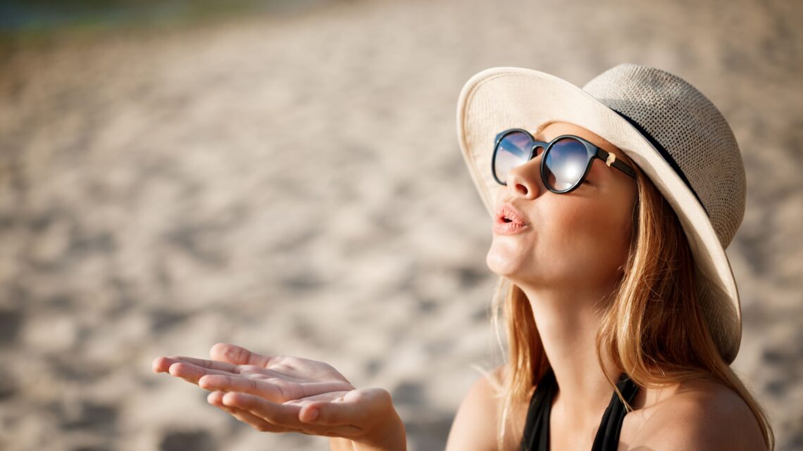 5 dicas de dermatologista para prevenir pintas no verão
