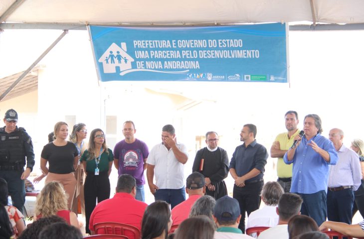 Em entrega de casas, governo reafirma compromisso com Nova Andradina e região