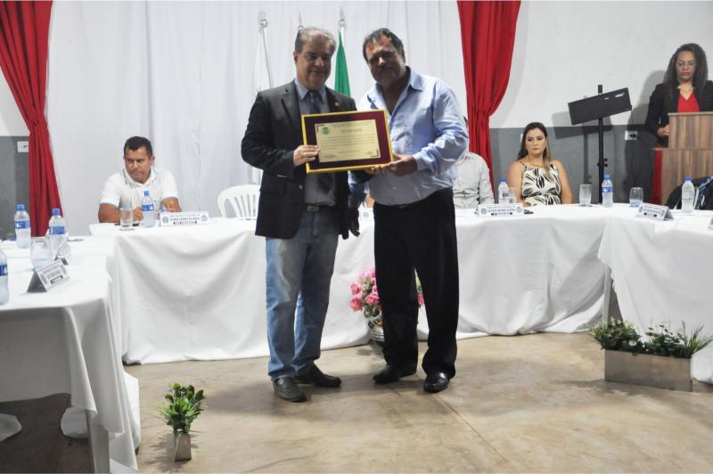 Consagrado campeão de emendas para MS, senador Nelsinho Trad recebe o reconhecimento de Rio Verde de Mato Grosso e Corguinho