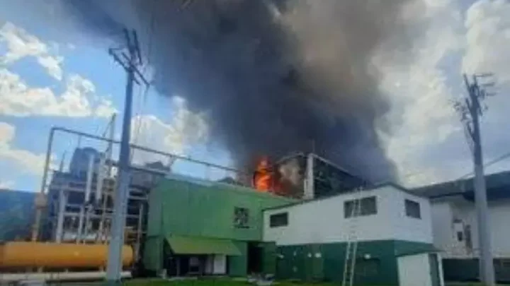 Após incêndio, frigorífico demite 500 funcionários