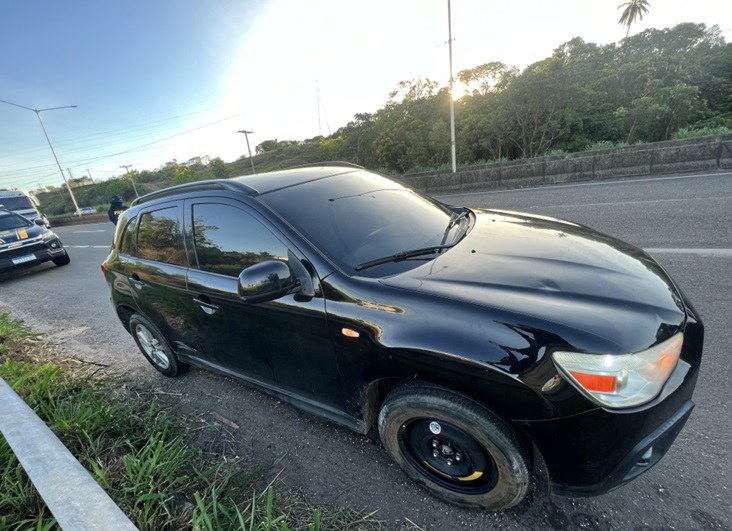 Veículo roubado em Salvador é recuperado pela PRF na BR 324